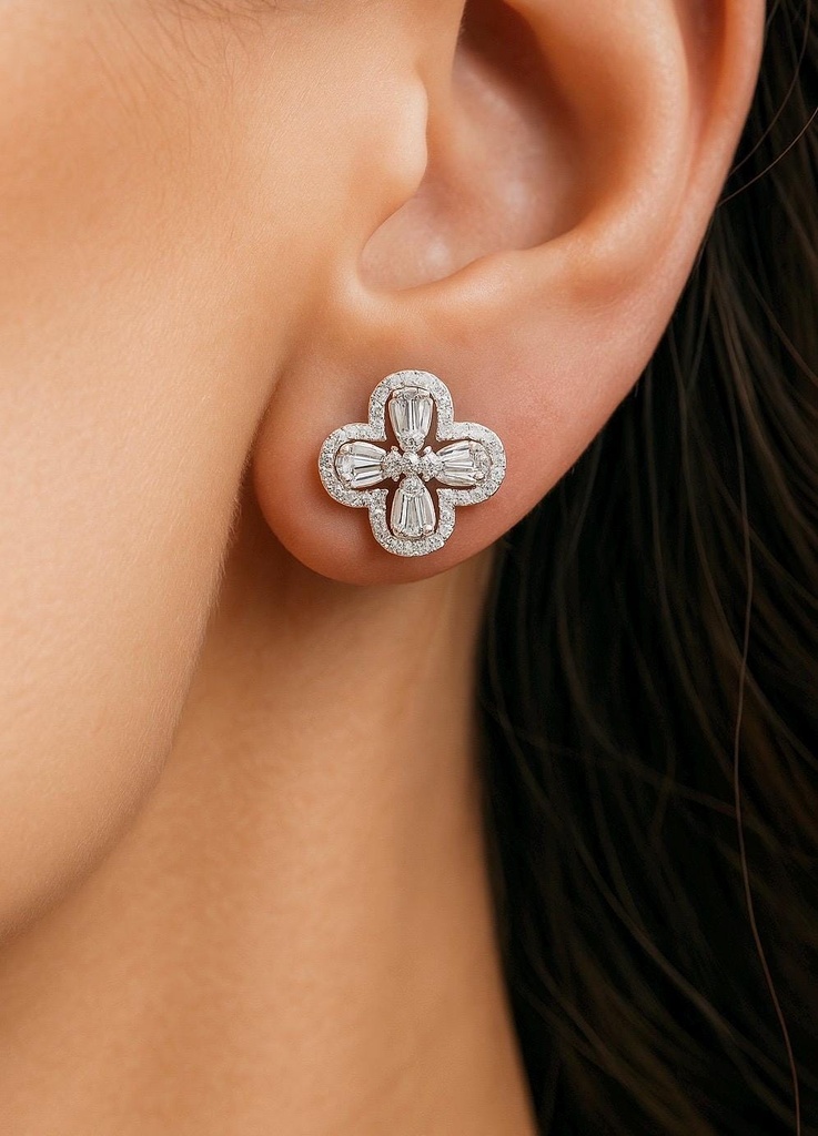 PENDIENTE Trébol de Brillantes en Oro Blanco de 18 kilates