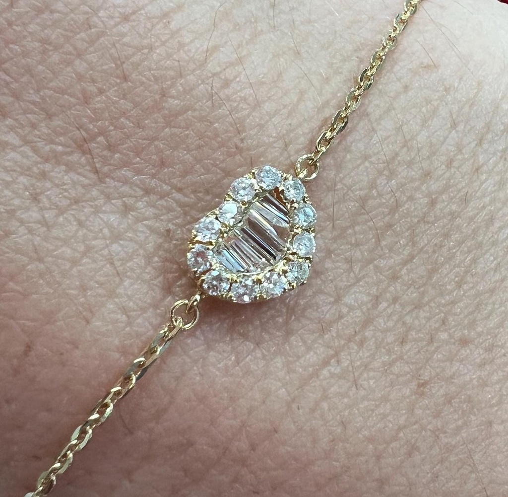 PULSERA Oro Amarillo 18 kilates y  un Corazón de Brillantes