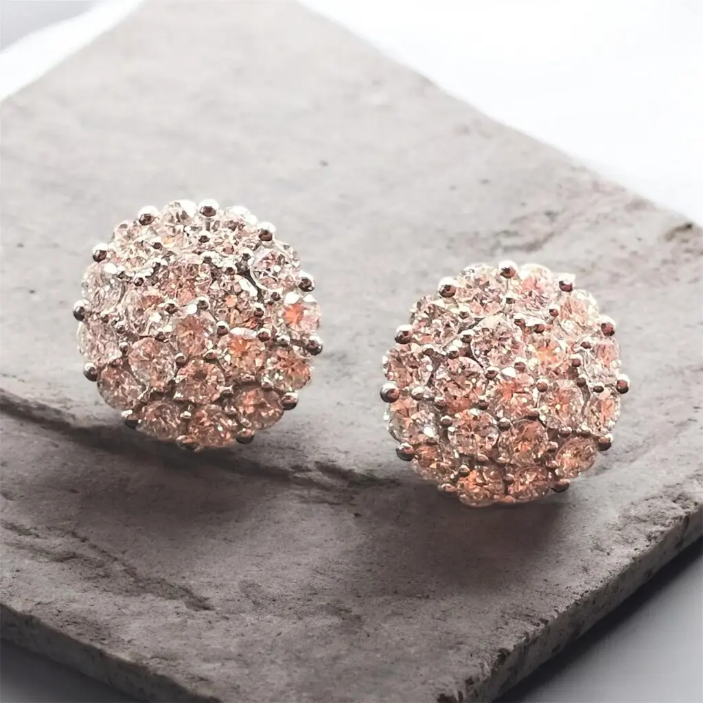 PENDIENTES redondos con 38 Brillantes los dos y Oro de 18 kilates