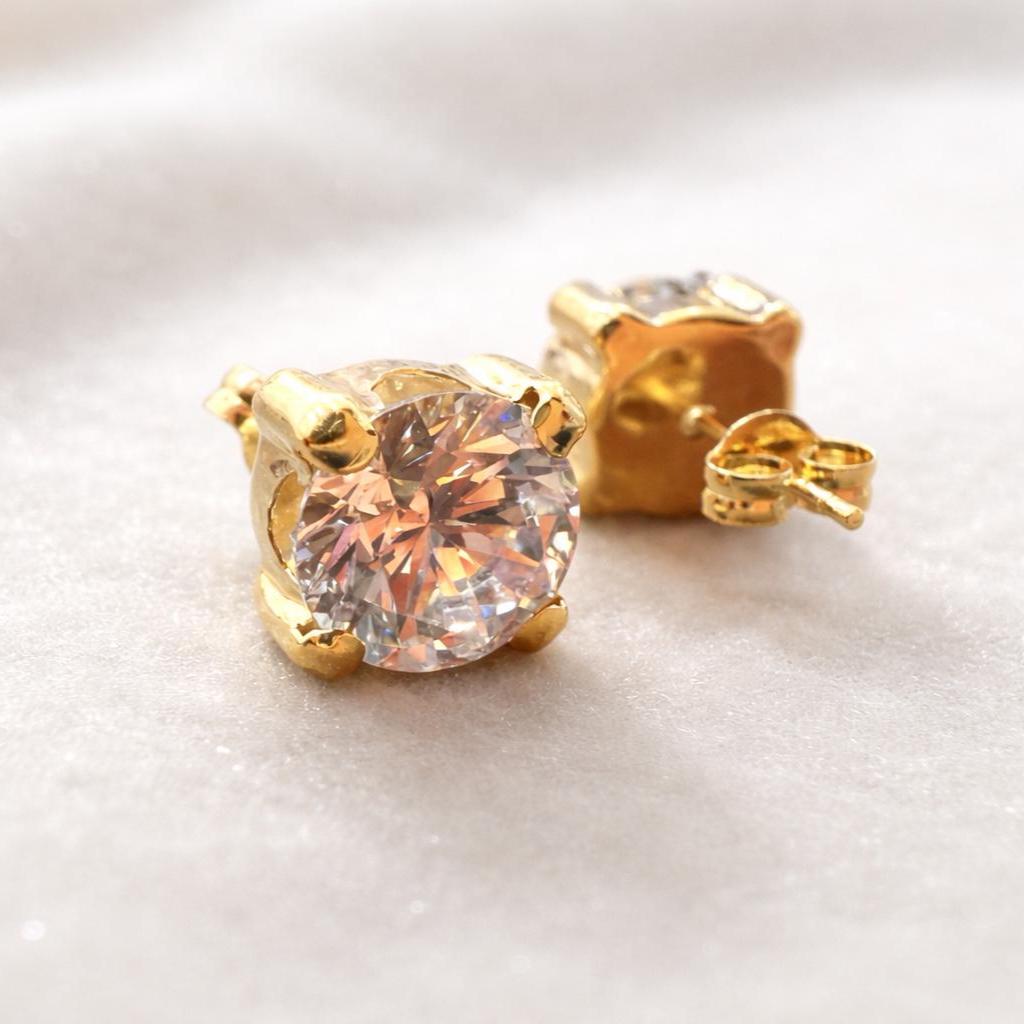Pendientes dormilonas de Oro Amarillo 18 kilates y Circonitas 7.9 mm