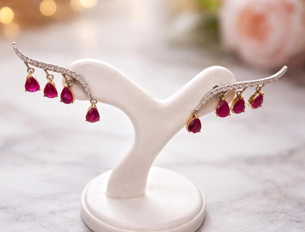 Pendientes trepadores de Oro Amarillo y Blanco de 18 kilates con Rubíes y Brillantes