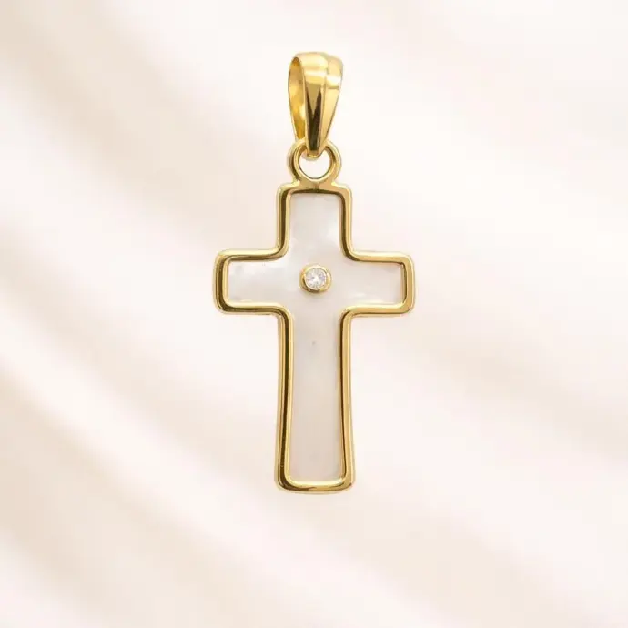 COLGANTE CRUZ Nácar, Oro Amarillo 18 kilates y un brillante