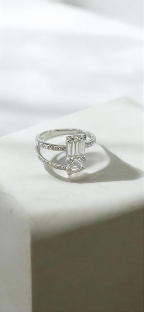 ANILLO DIAMANTES Oro Blanco MUJER, Oro Brillantes baguette, Anillo con brillantes, 2.8 gramos, 36 diamantes y oro blanco de 18 k