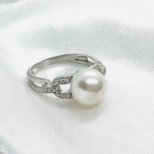 [An 105] ANILLO de PERLA CULTIVADA Japonesa y Brillantes de 0.05 kilates cada uno, Anillo de Oro Blanco de 18 Kilates, Perla y Diamantes, Anillo Oro