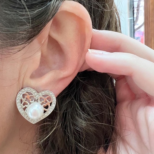 [P 1090] PENDIENTES en forma de Corazón con PERLAS CULTIVADAS Japonesas con cierre omega, Oro de 18 kilates