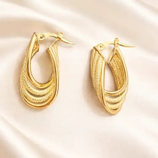 [P 1008] ARGOLLAS Trenzadas Labradas en Oro Amarillo de 18 Kilates