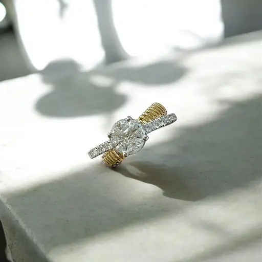 [P 1129] ANILLO 2 en 1 con Brillantes de Oro Amarillo y Blanco de 18 k