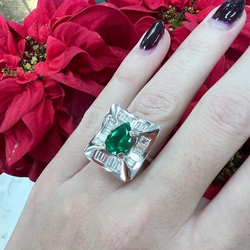 ANILLO de ESMERALDA y DIAMANTES en Oro Blanco 18 k, Anillo de Oro Blanco 18k con Esmeralda Colombiana Lágrima de 3K Diamantes de 1K en Total
